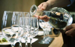 Abbinamento acqua e cibo